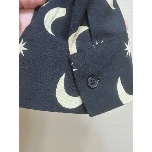 Forever 21 Moon Star Blouse M Black Celestial Button Up Witchy Goth Astrology - Picture 7 of 7